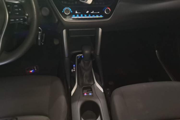 Used Toyota FRONTLANDER 2022 2.0L CVT Elite Edition Gear Lever