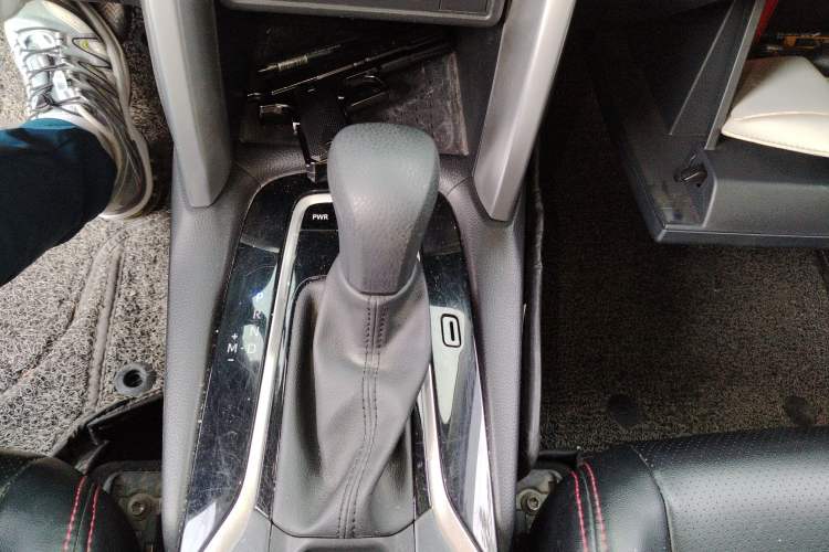 Used Toyota FRONTLANDER 2022 2.0L CVT Leading Edition Gear Lever