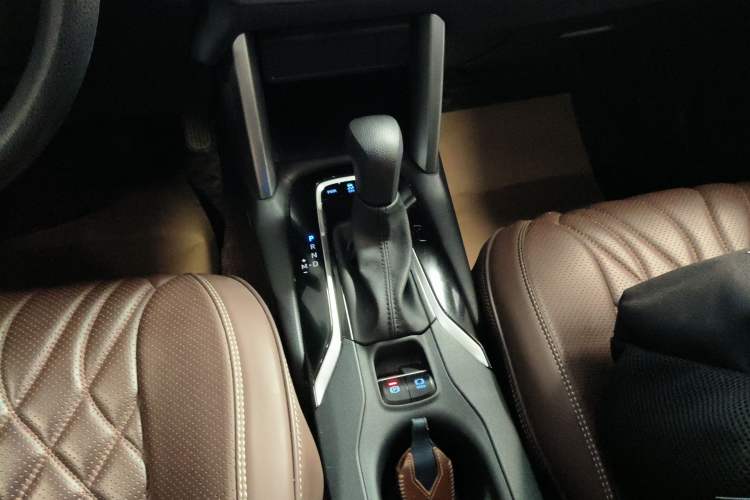 Used Toyota FRONTLANDER 2022 2.0L CVT Leading Edition Gear Lever