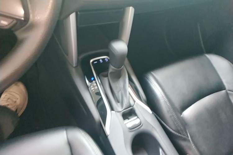 Used Toyota FRONTLANDER 2022 2.0L CVT Elite Edition Gear Lever