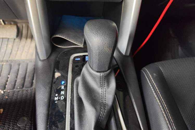 Used Toyota FRONTLANDER 2022 2.0L CVT Luxury Edition Gear Lever
