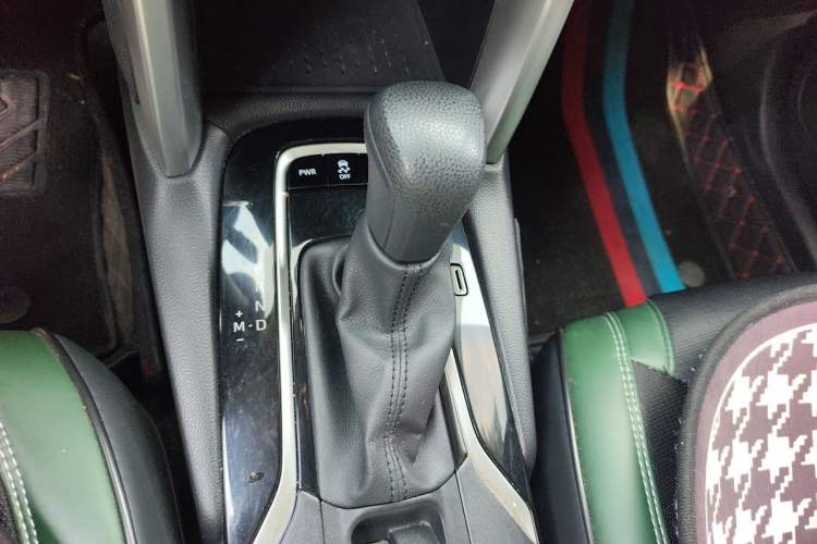 Used Toyota FRONTLANDER 2022 2.0L CVT Elite Edition Gear Lever
