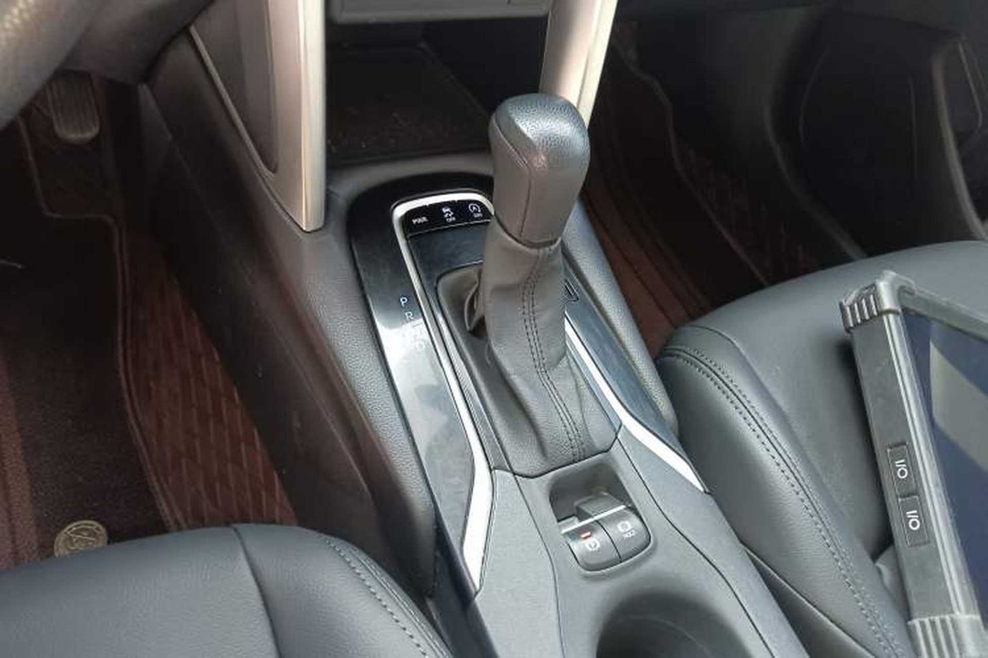 Used Toyota FRONTLANDER 2022 2.0L CVT Elite Edition Gear Lever