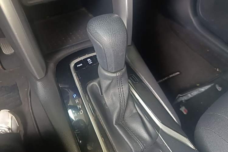 Used Toyota FRONTLANDER 2022 2.0L CVT Elite Edition Gear Lever