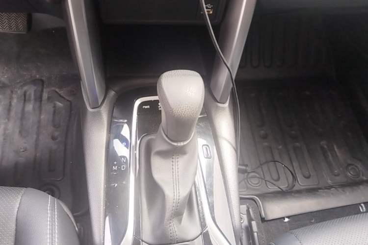Used Toyota FRONTLANDER 2022 2.0L CVT Luxury PLUS Edition Gear Lever