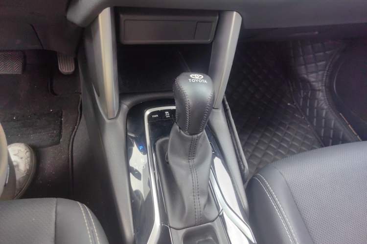 Used Toyota FRONTLANDER 2022 2.0L CVT Luxury Edition Gear Lever