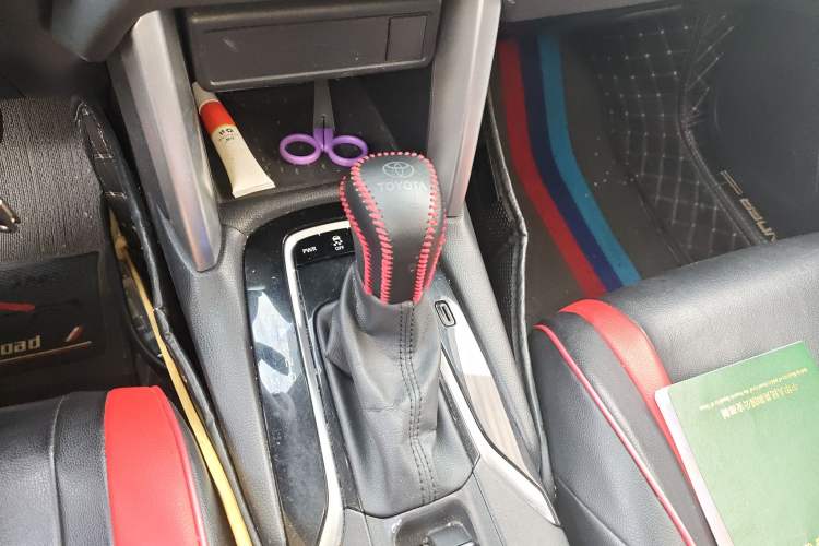 Used Toyota FRONTLANDER 2022 2.0L CVT Elite Edition Gear Lever