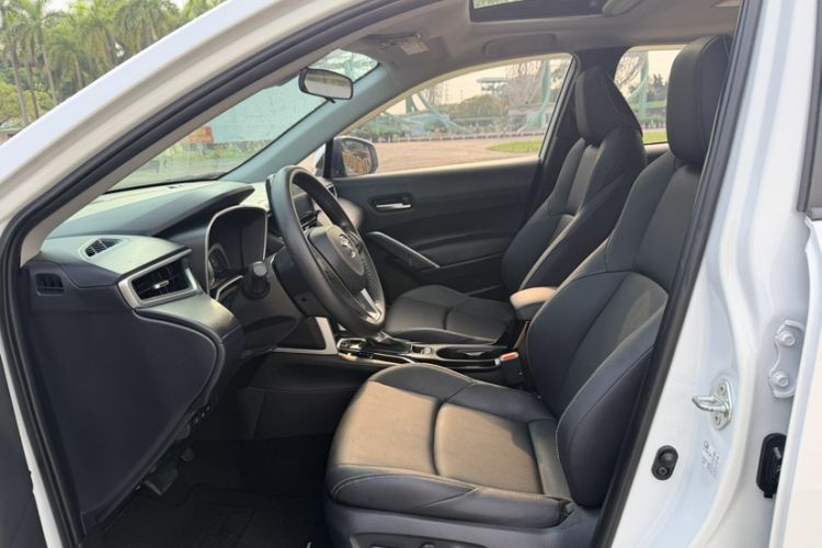 Used Toyota FRONTLANDER 2022 2.0L CVT Luxury Edition Interior 2