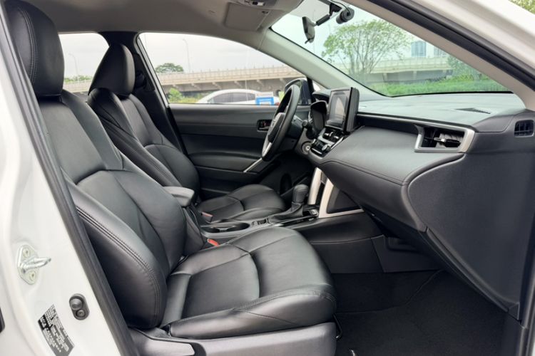Used Toyota FRONTLANDER 2022 2.0L CVT Elite Edition Interior 3