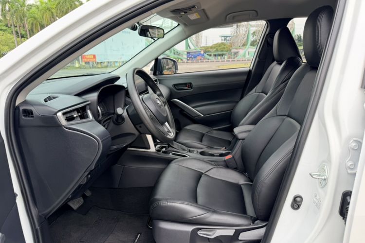 Used Toyota FRONTLANDER 2022 2.0L CVT Elite Edition Interior 4