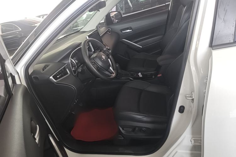 Used Toyota FRONTLANDER 2022 2.0L CVT Luxury PLUS Edition Left Front Seat