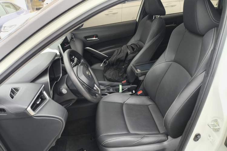Used Toyota FRONTLANDER 2022 2.0L CVT Luxury PLUS Edition Left Front Seat