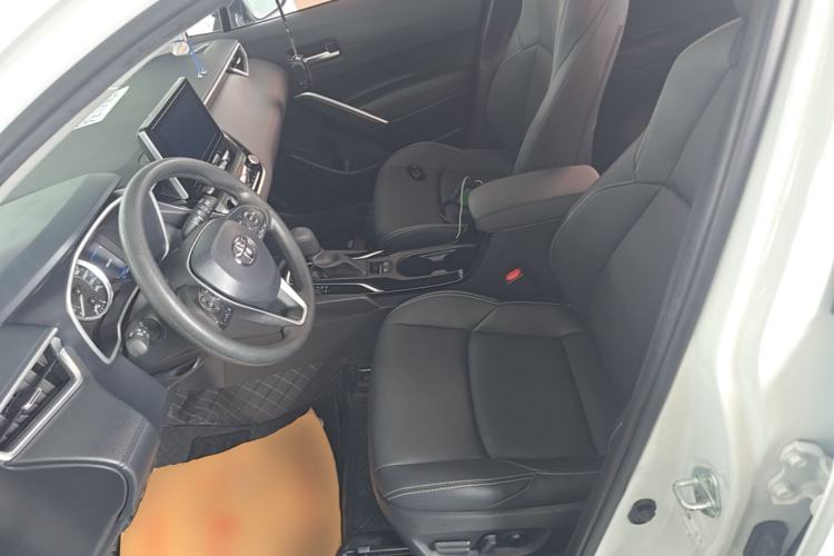 Used Toyota FRONTLANDER 2022 2.0L CVT Luxury PLUS Edition Left Front Seat