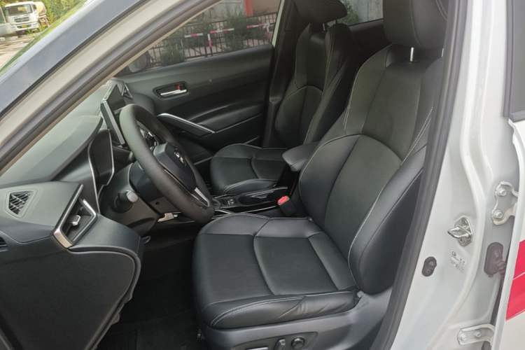 Used Toyota FRONTLANDER 2022 2.0L CVT Luxury PLUS Edition Left Front Seat
