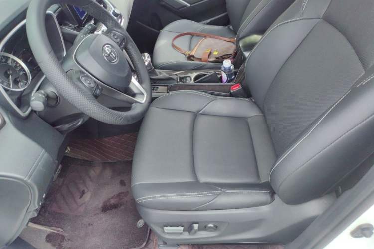Used Toyota FRONTLANDER 2022 2.0L CVT Luxury Edition Left Front Seat