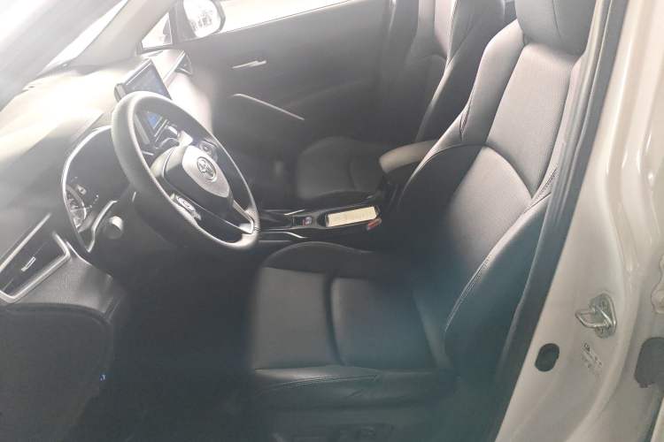 Used Toyota FRONTLANDER 2022 2.0L CVT Luxury PLUS Edition Left Front Seat
