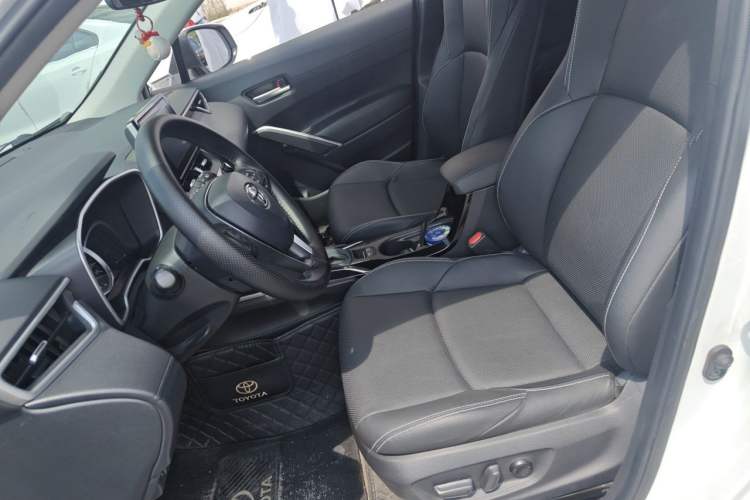 Used Toyota FRONTLANDER 2022 2.0L CVT Luxury Edition Left Front Seat