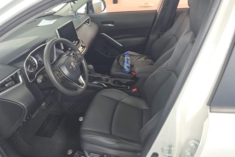 Used Toyota FRONTLANDER 2022 2.0L CVT Luxury PLUS Edition Left Front Seat