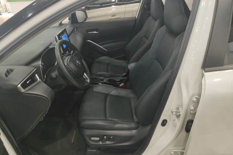 Used Toyota FRONTLANDER 2022 2.0L CVT Luxury PLUS Edition Left Front Seat