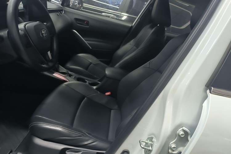Used Toyota FRONTLANDER 2022 2.0L CVT Elite Edition Left Front Seat