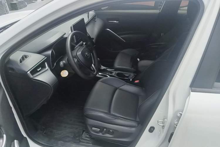 Used Toyota FRONTLANDER 2022 2.0L CVT Luxury PLUS Edition Left Front Seat