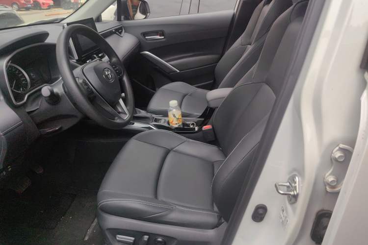 Used Toyota FRONTLANDER 2022 2.0L CVT Luxury Edition Left Front Seat