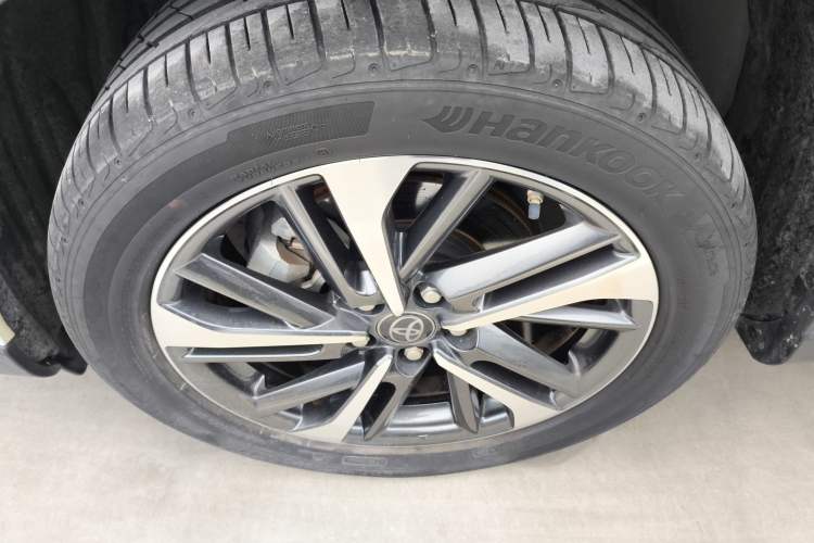 Used Toyota FRONTLANDER 2022 2.0L CVT Luxury PLUS Edition Left Front Wheel Hub