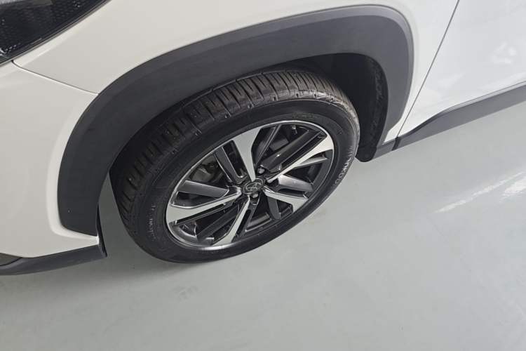 Used Toyota FRONTLANDER 2022 2.0L CVT Luxury PLUS Edition Left Front Wheel Hub