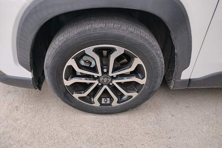 Used Toyota FRONTLANDER 2022 2.0L CVT Luxury Edition Left Front Wheel Hub