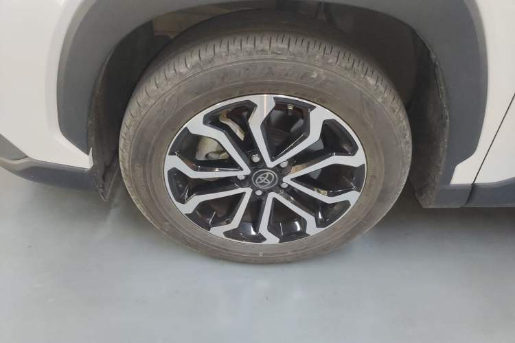Used Toyota FRONTLANDER 2022 2.0L CVT Luxury Edition Left Front Wheel Hub