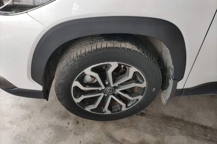 Used Toyota FRONTLANDER 2022 2.0L CVT Luxury Edition Left Front Wheel Hub