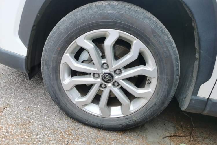 Used Toyota FRONTLANDER 2022 2.0L CVT Elite Edition Left Front Wheel Hub