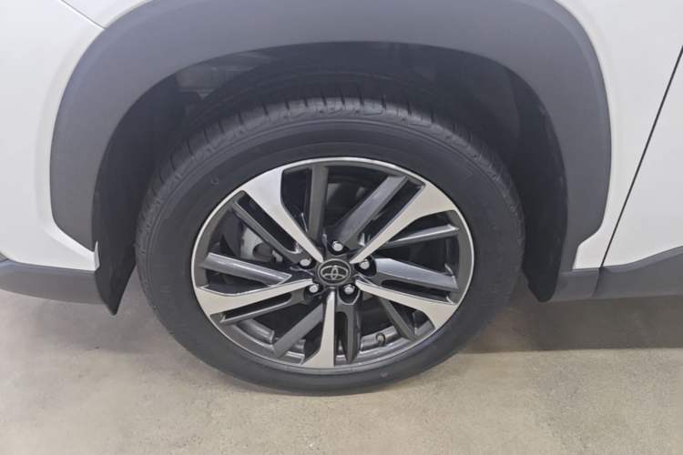 Used Toyota FRONTLANDER 2022 2.0L CVT Luxury PLUS Edition Left Front Wheel Hub