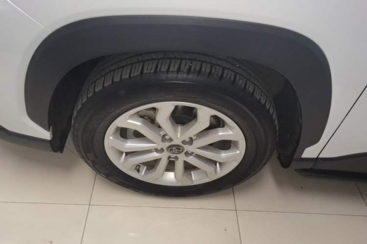 Used Toyota FRONTLANDER 2022 2.0L CVT Elite Edition Left Front Wheel Hub