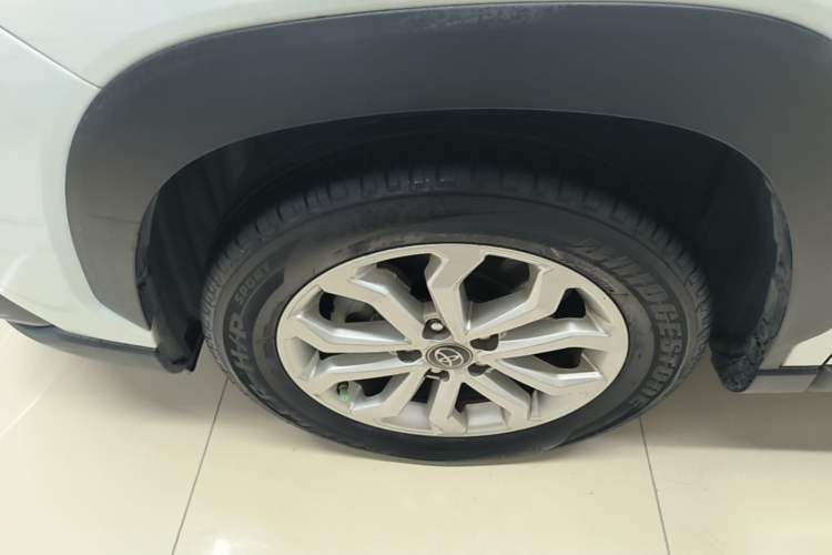 Used Toyota FRONTLANDER 2022 2.0L CVT Elite Edition Left Front Wheel Hub