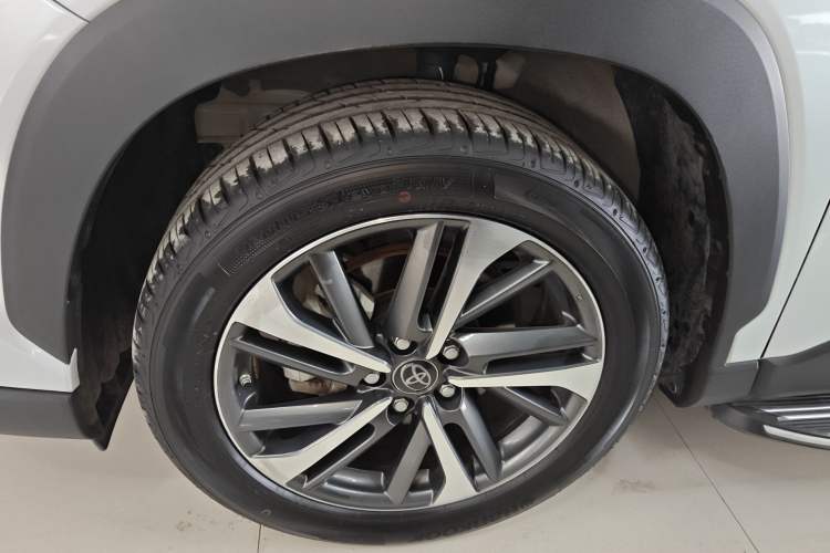 Used Toyota FRONTLANDER 2022 2.0L CVT Luxury PLUS Edition Left Front Wheel Hub