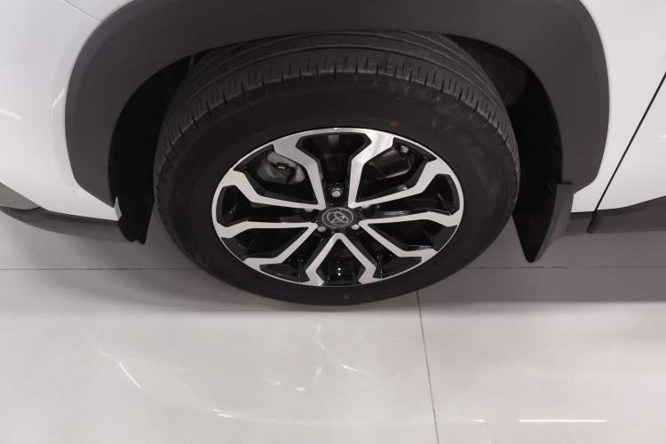 Used Toyota FRONTLANDER 2022 2.0L CVT Luxury Edition Left Front Wheel Hub