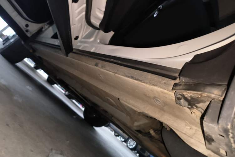 Used Toyota FRONTLANDER 2022 2.0L CVT Elite Edition Left Side Sill