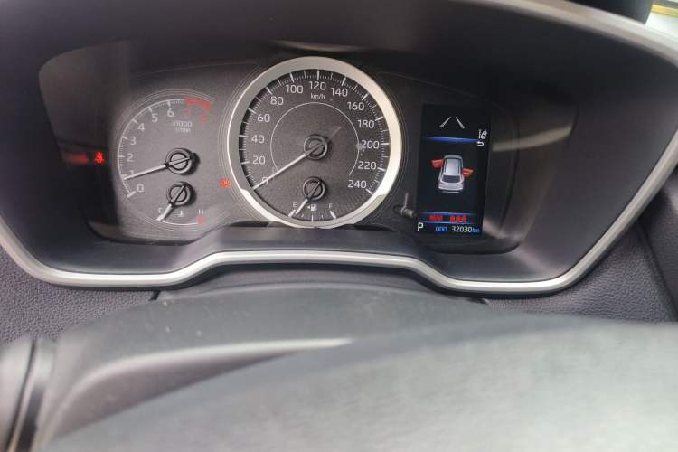 Used Toyota FRONTLANDER 2022 2.0L CVT Luxury Edition Odometer Close Up