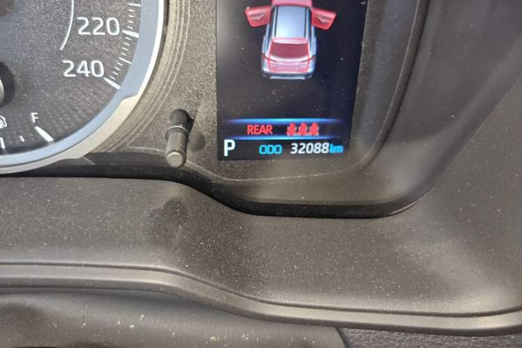 Used Toyota FRONTLANDER 2022 2.0L CVT Leading Edition Odometer Close Up