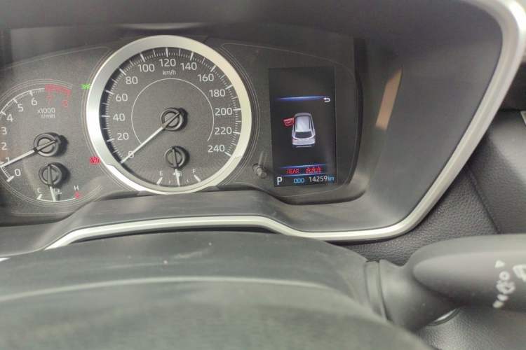 Used Toyota FRONTLANDER 2022 2.0L CVT Luxury Edition Odometer Close Up