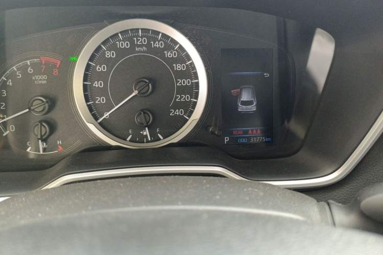 Used Toyota FRONTLANDER 2022 2.0L CVT Luxury Edition Odometer Close Up
