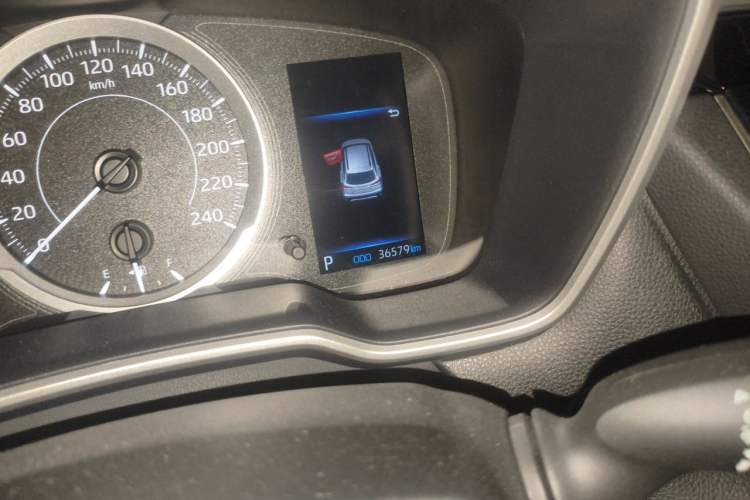 Used Toyota FRONTLANDER 2022 2.0L CVT Luxury Edition Odometer Close Up