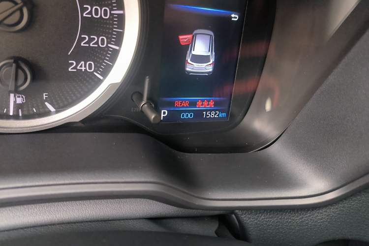Used Toyota FRONTLANDER 2022 2.0L CVT Elite Edition Odometer Close Up