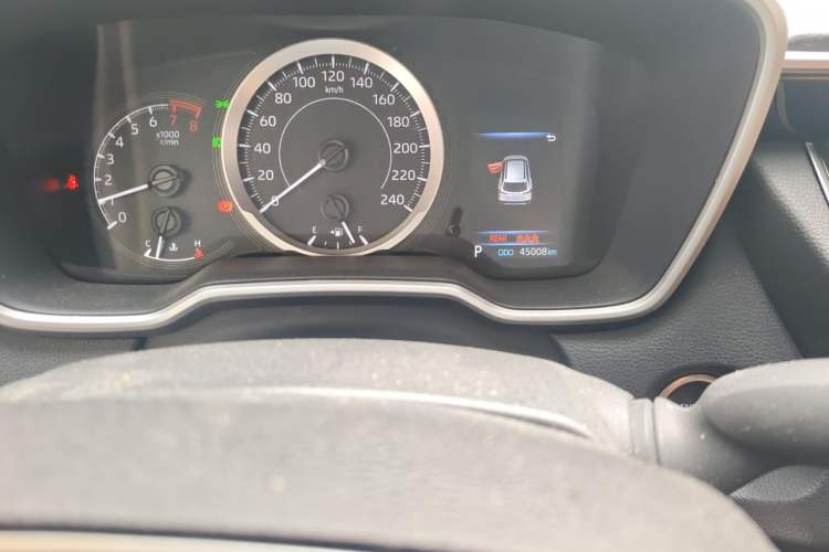 Used Toyota FRONTLANDER 2022 2.0L CVT Luxury PLUS Edition Odometer Close Up