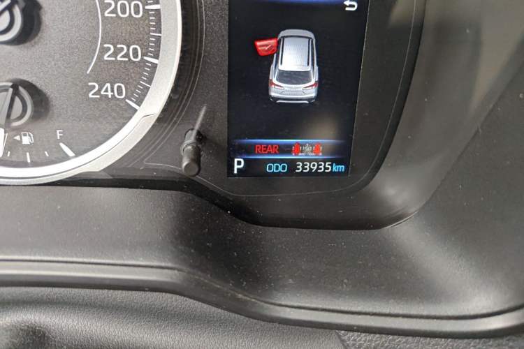 Used Toyota FRONTLANDER 2022 2.0L CVT Elite Edition Odometer Close Up