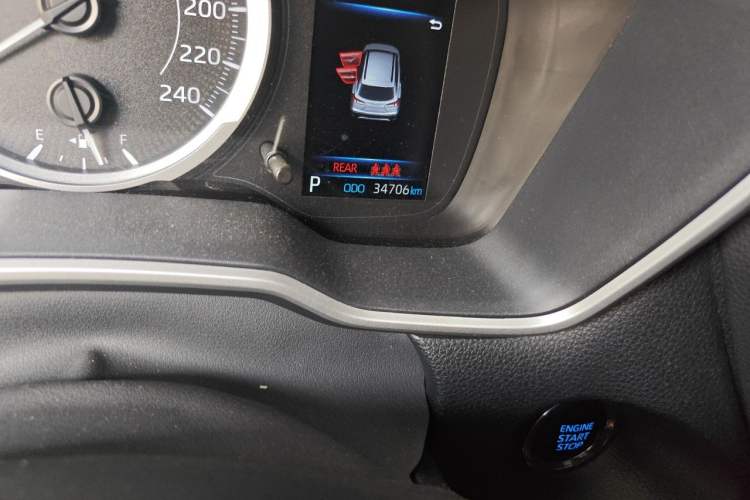 Used Toyota FRONTLANDER 2022 2.0L CVT Luxury Edition Odometer Close Up