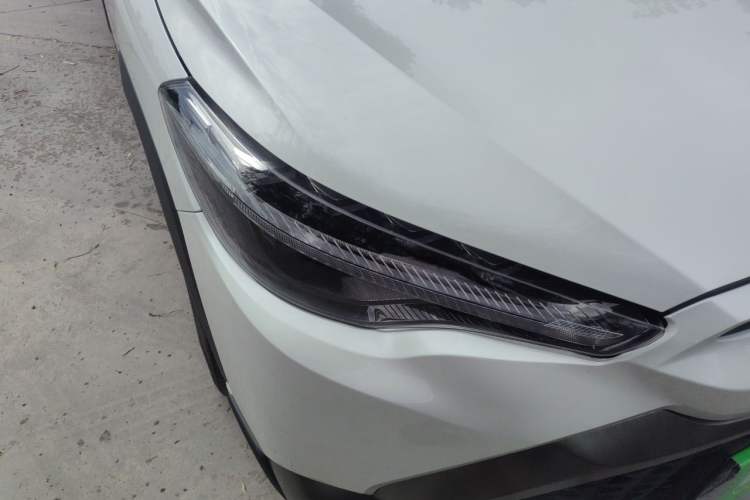 Used Toyota FRONTLANDER 2022 2.0L CVT Luxury Edition Right Front Headlight