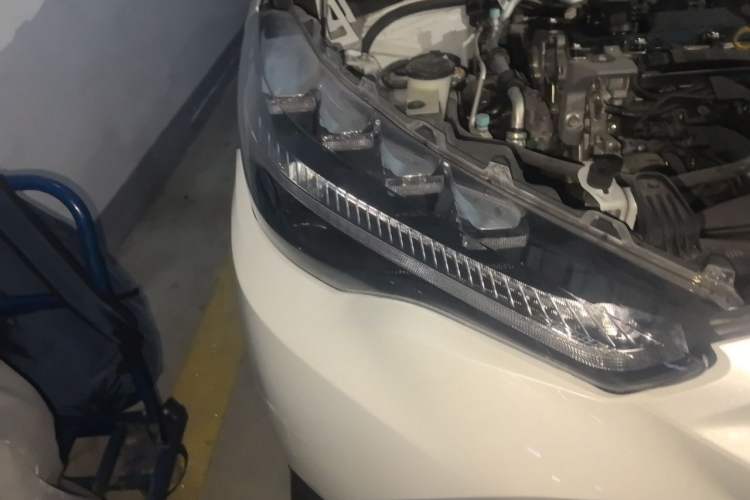 Used Toyota FRONTLANDER 2022 2.0L CVT Luxury Edition Right Front Headlight