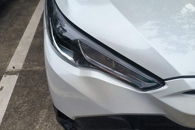 Used Toyota FRONTLANDER 2022 2.0L CVT Elite Edition Right Front Headlight